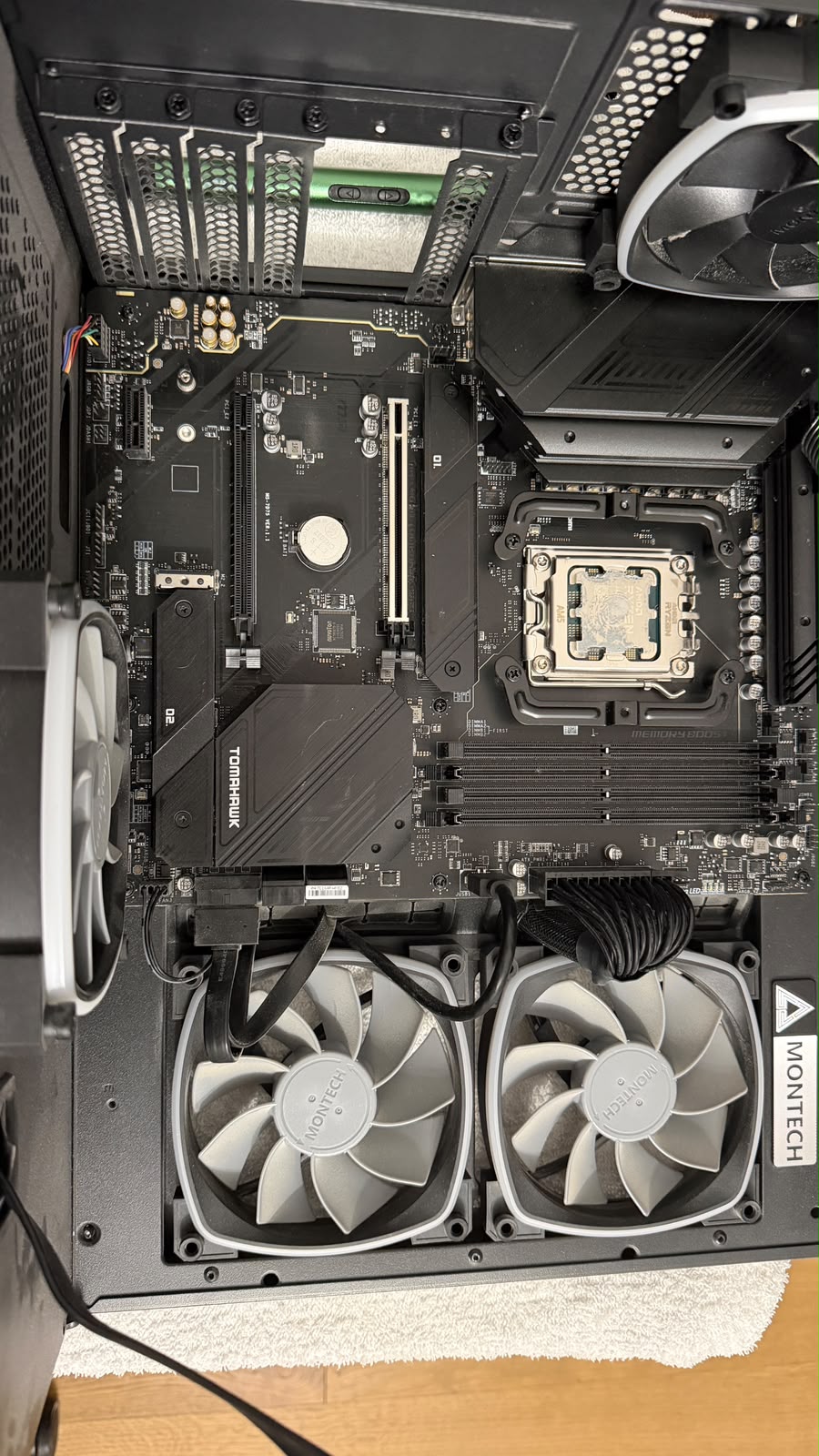 Gaming-PC mit Radeon RX 6950 XT – Demontage, Reinigung und Wartung